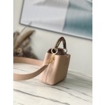 𝐋𝐎𝐔𝐈𝐒𝐕𝐔𝐈𝐓𝐓𝐎𝐍 N80931 Curry Python Skin Mini This Capuchines mini handbag